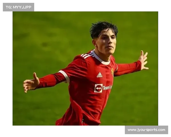 曼联飞翼闪耀赛场如纳尼般惊艳 已完美融入阿莫林战术体系